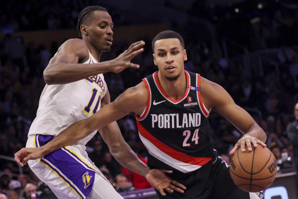 她在多次比 她在多次比